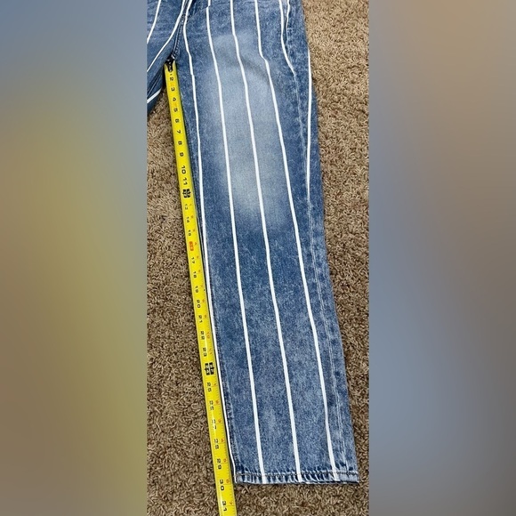 Women’s American Eagle Blue Jeans With White Stripes Mom Jeans Size 8 Extra Long - Picture 11 of 13